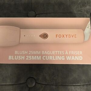 NIB FoxyBae Curling Wand